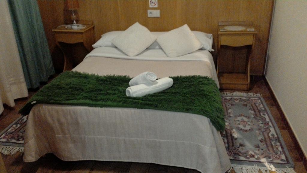 Hostal Ponte Dos Santos Ribadeo Kültér fotó