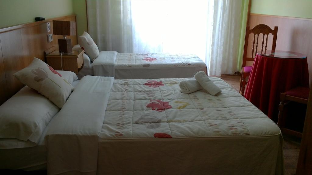 Hostal Ponte Dos Santos Ribadeo Kültér fotó