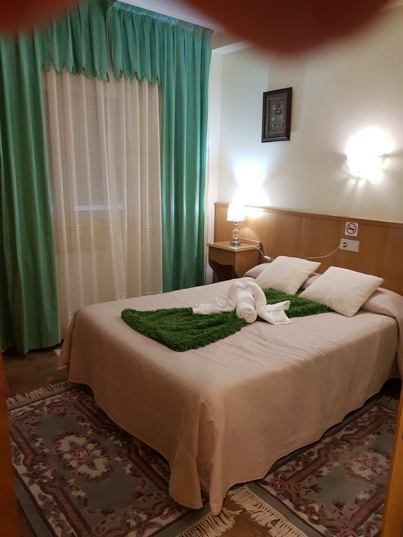 Hostal Ponte Dos Santos Ribadeo Kültér fotó