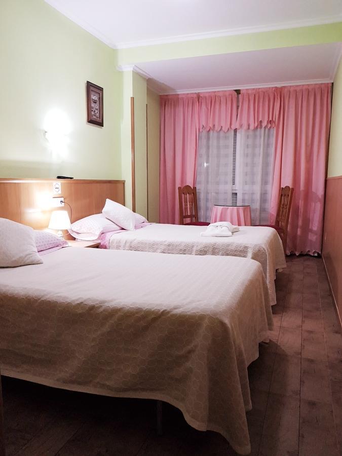 Hostal Ponte Dos Santos Ribadeo Kültér fotó