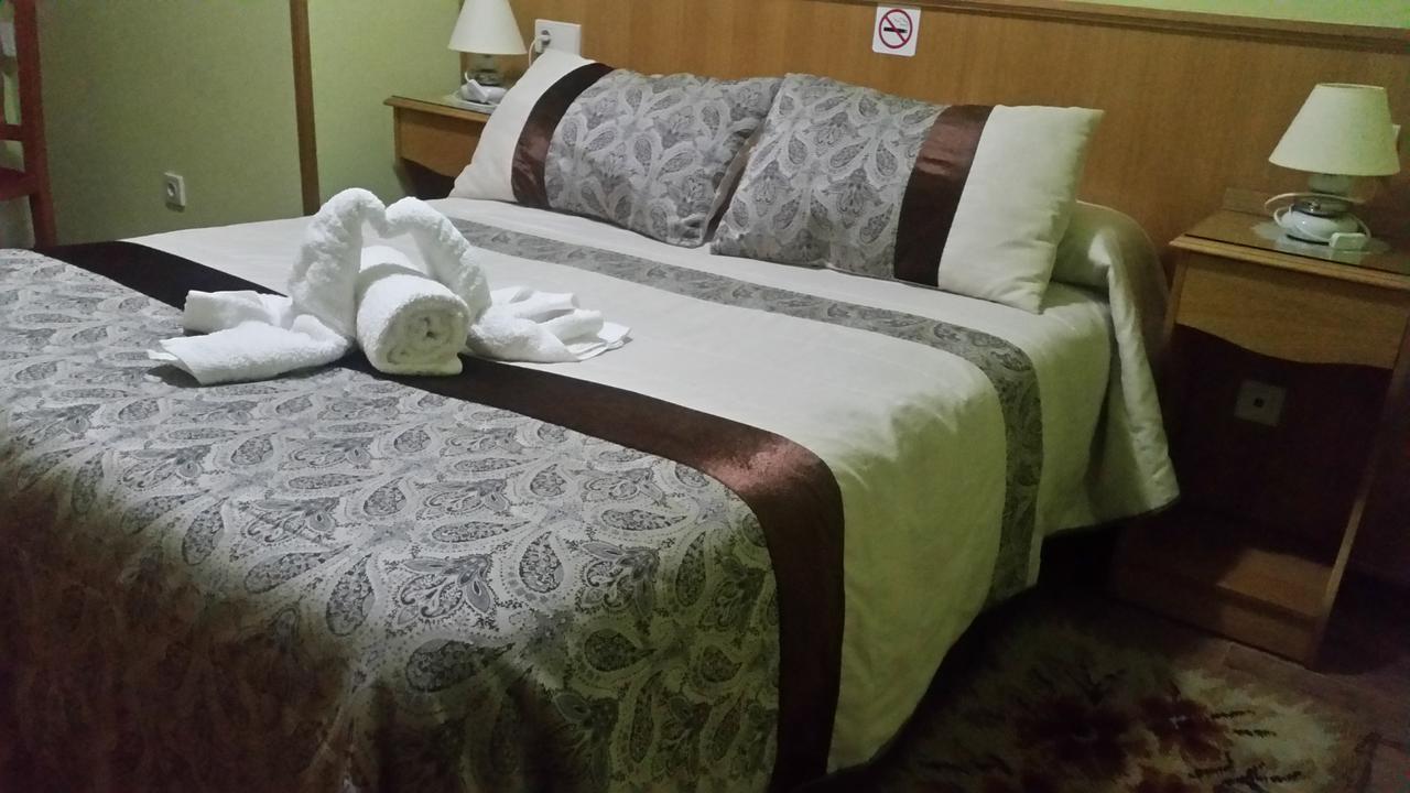 Hostal Ponte Dos Santos Ribadeo Kültér fotó